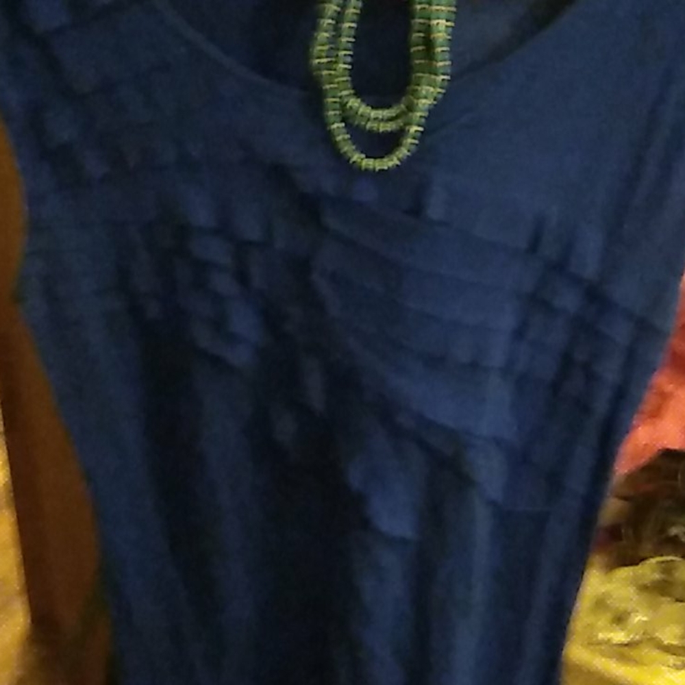 Top - Picture 2 of 3